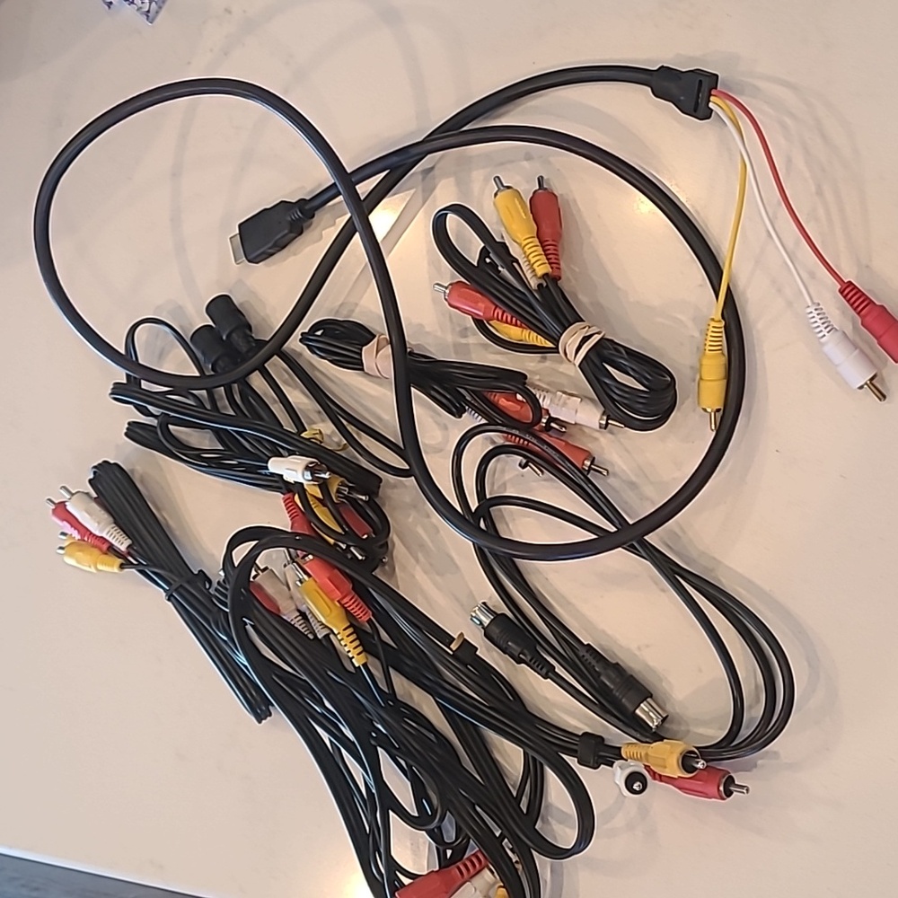 FREE WITH PURCHASE Audio Video Cord Bundle